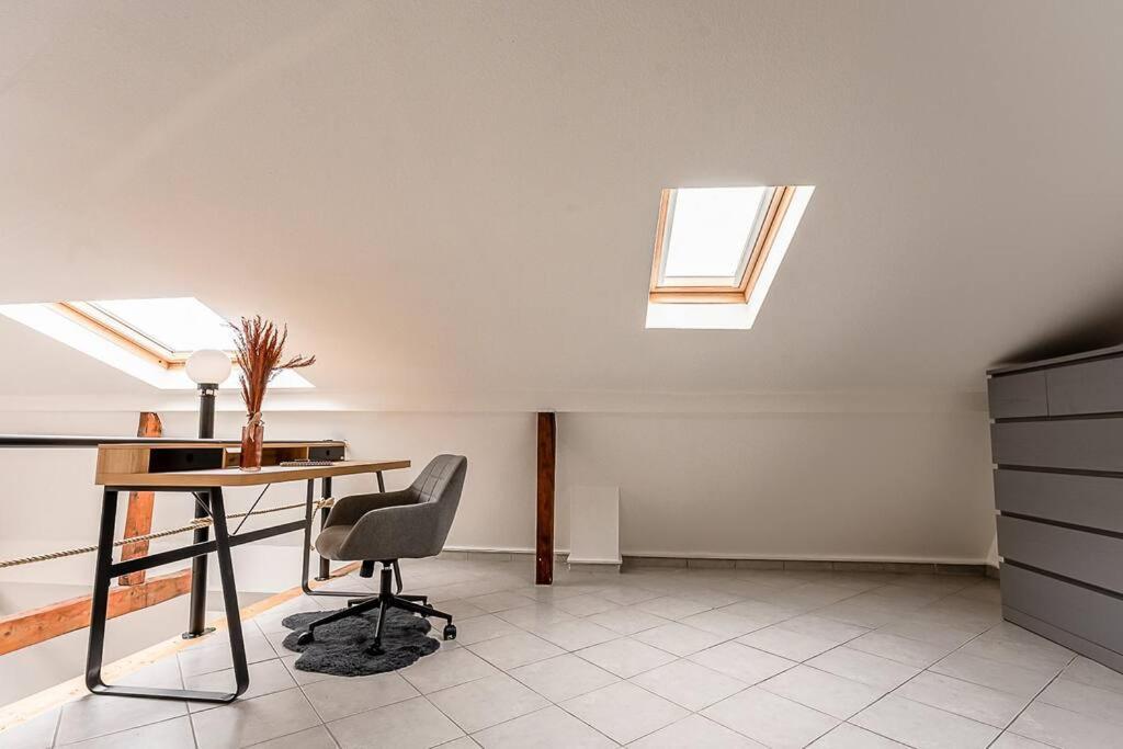 דירות וופרטל Loft Mit Billard-Tisch Und Ps4 מראה חיצוני תמונה